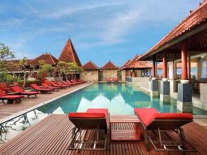 Bazén v ubytování Mercure Kuta Bali nebo v jeho okolí
