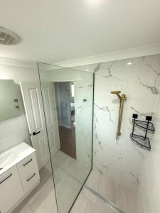 Un baño de Chic Retreat Vintage and Modern