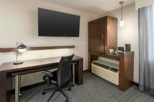 TV a/nebo společenská místnost v ubytování Courtyard by Marriott Abilene Northeast