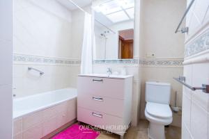 Ένα μπάνιο στο Guardamar sea view apartment El Moncayo beach +26 φωτογραφίες