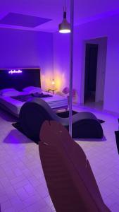 Postel nebo postele na pokoji v ubytování Aphrodite #Love Room# + 20 fotografií
