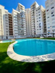 Bazén v ubytování Apartamento Bonaire-primera linea playa nebo v jeho okolí