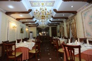 Hotel Grand Samarkand Superior - A 레스토랑 또는 맛집