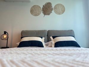 Apartment with direct access to the Sea in CTG客房内的一张或多张床位