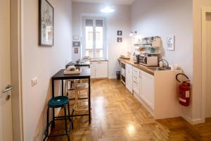 Kuchyň nebo kuchyňský kout v ubytování The Andy House B&B