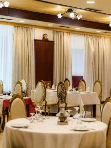 Restaurace v ubytování Hotel Univers Laç