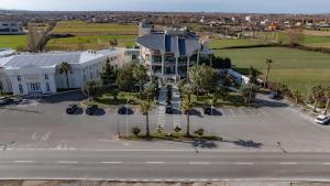 Letecký snímek ubytování Hotel Univers Laç