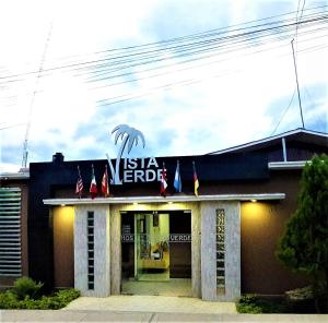 塔拉波托RentvistaVerde的一间标有读过高音的餐馆