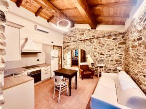A seating area at Agriturismo Montagna Verde Apella