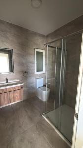 The Valley Collection - Suite B3的一间浴室