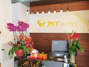 Chứng chỉ, giải thưởng, bảng hiệu hoặc các tài liệu khác trưng bày tại JST Hotel