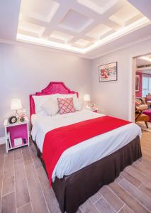 Uma cama ou camas num quarto em Hotel Madera Hollywood