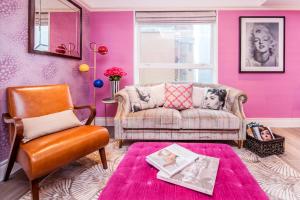 Uma área de estar em Hotel Madera Hollywood