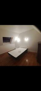 LocminéにあるMaison individuelle centreのベッド1台