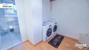 Fotografie z fotogalerie ubytování Duplex Dream Lake View Gold Coast Zollikon v destinaci Zollikon