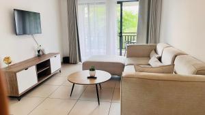 Apartment in Fourways的休息区