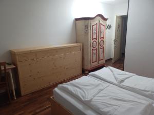 Postel nebo postele na pokoji v ubytování Oberthaler Hotel