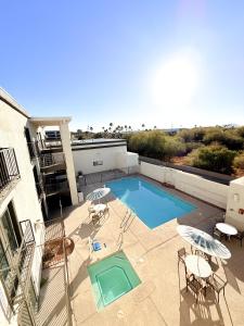 Бассейн в Studio 6 Suites Tucson, AZ Airport Kino Sports Complex или поблизости