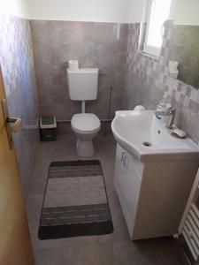 Koupelna v ubytování Rent a rooms - "Laki"