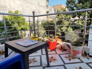 Rõdu või terrass majutusasutuses Bageecha - Mahakumbh Ki Yaadon Ka +20 fotot