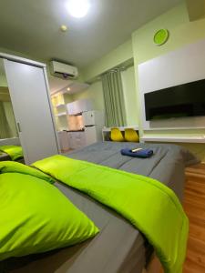Μια τηλεόραση ή/και κέντρο ψυχαγωγίας στο CM Room