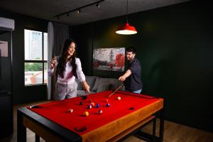ผู้เข้าพักที่ Luix Londrina Flat Hotel c jacuzzi, 43m2