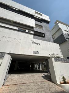 Budova, kde se hotel nachází + 20 fotografií