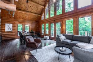 Φωτογραφία από το άλμπουμ του Chalet HURON 15 Guest EV Car σε Labelle