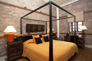 A bed or beds in a room at Divan Cukurhan
