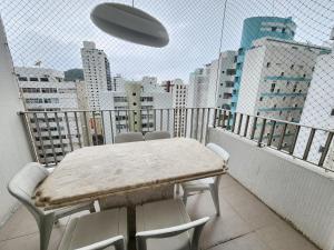 Gallery image of Cobertura com churrasqueira Pitangueiras 3 quartos frente ao mar in Guarujá