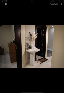 Photo de la galerie de l'établissement شقة مؤثثة بالكامل مع غرفتين نوم, à Buraydah