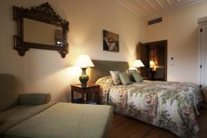 A bed or beds in a room at Divan Cukurhan