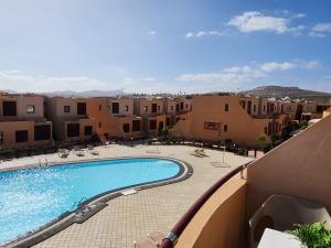 Der Swimmingpool an oder in der Nähe von Bahia Sol Deluxe