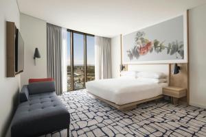 Courtyard by Marriott Perth Murdoch客房内的一张或多张床位