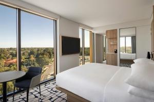 Courtyard by Marriott Perth Murdoch客房内的一张或多张床位
