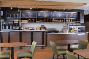 Напої в Courtyard by Marriott Boulder