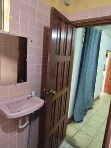 Ένα μπάνιο στο Indigo casa Prívate Rooms