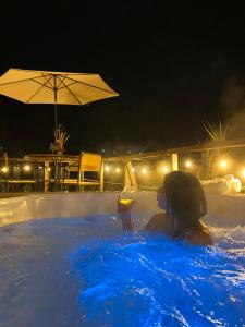 Bazén v ubytování QuillaGlamping nebo v jeho okolí