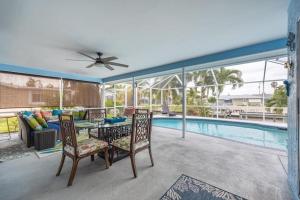 Bazen u ili blizu objekta Calypso Cove of Cape Coral!