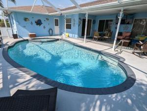 Bazen u ili blizu objekta Calypso Cove of Cape Coral!
