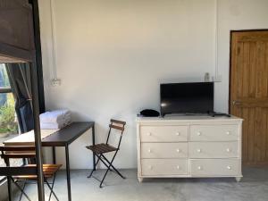 TV a/nebo společenská místnost v ubytování Nokhook House