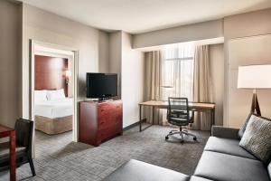 Televiisor ja/või meelelahutuskeskus majutusasutuses Residence Inn by Marriott Phoenix Gilbert