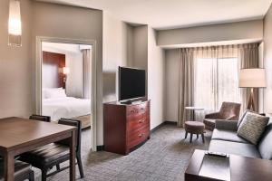 Televiisor ja/või meelelahutuskeskus majutusasutuses Residence Inn by Marriott Phoenix Gilbert