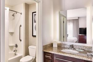 Vannituba majutusasutuses Residence Inn by Marriott Phoenix Gilbert