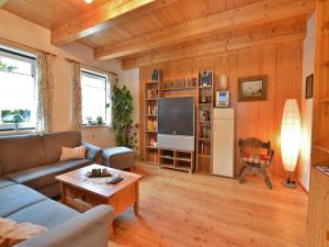 TV o dispositivi per l'intrattenimento presso Chalet in Einach near Ski Slopes