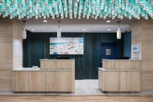 Courtyard by Marriott Hilton Head Island大厅或接待区