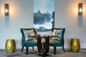 Posezení v ubytování Renaissance Paris La Defense Hotel