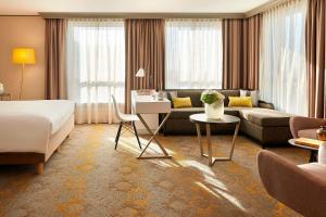 Posezení v ubytování Renaissance Paris La Defense Hotel