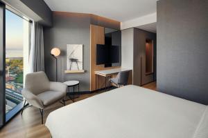 AC Hotel by Marriott Split客房内的一张或多张床位