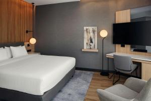 AC Hotel by Marriott Split客房内的一张或多张床位